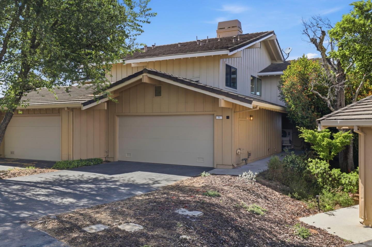 Detail Gallery Image 4 of 63 For 7 Lilly Ln, San Carlos,  CA 94070 - 3 Beds | 2/1 Baths