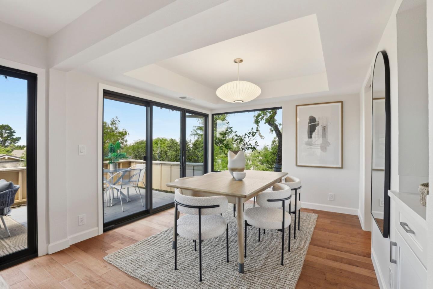 Detail Gallery Image 9 of 63 For 7 Lilly Ln, San Carlos,  CA 94070 - 3 Beds | 2/1 Baths