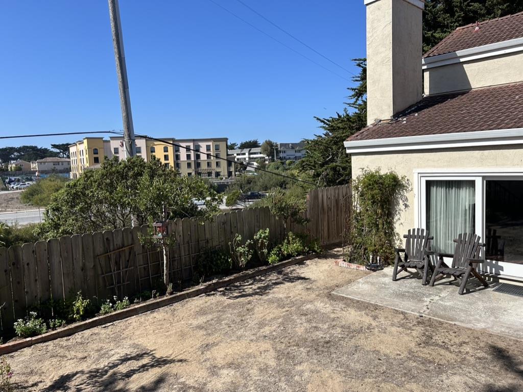 Detail Gallery Image 3 of 11 For 3242 Coral Way, Marina,  CA 93933 - 4 Beds | 2/1 Baths