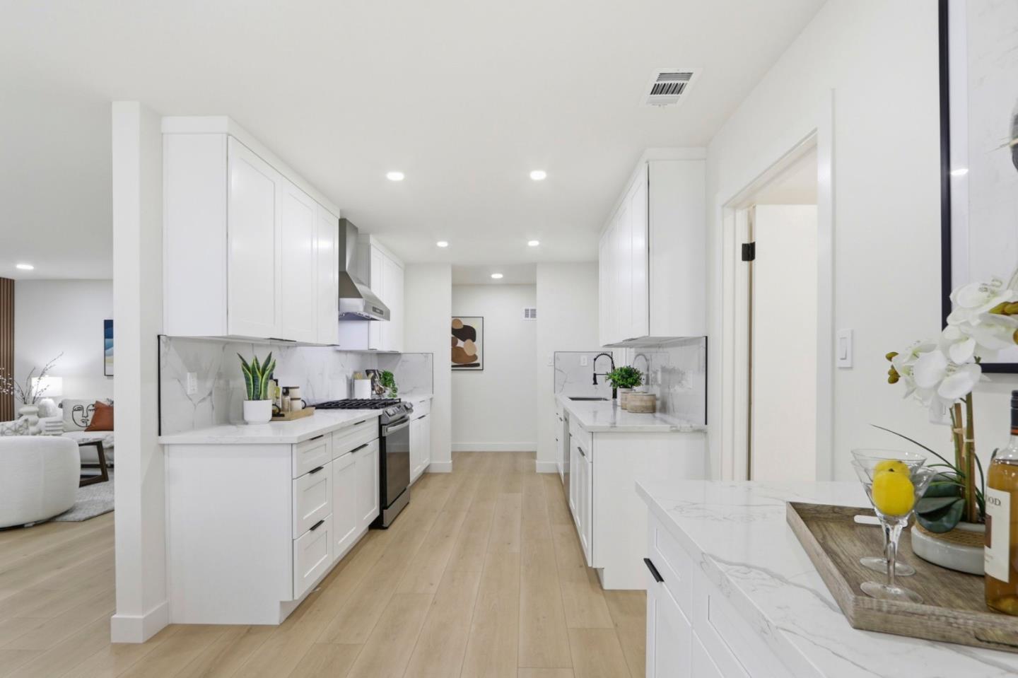 Detail Gallery Image 7 of 25 For 1679 Catalonia Way, San Jose,  CA 95125 - 3 Beds | 2 Baths