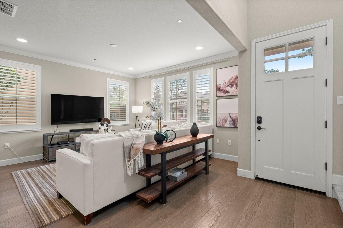 Detail Gallery Image 12 of 79 For 6076 Sunstone Dr, San Jose,  CA 95123 - 4 Beds | 2/1 Baths