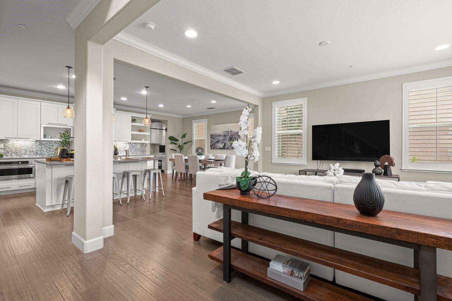 Detail Gallery Image 13 of 79 For 6076 Sunstone Dr, San Jose,  CA 95123 - 4 Beds | 2/1 Baths