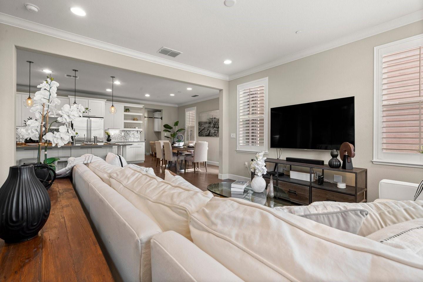 Detail Gallery Image 14 of 79 For 6076 Sunstone Dr, San Jose,  CA 95123 - 4 Beds | 2/1 Baths