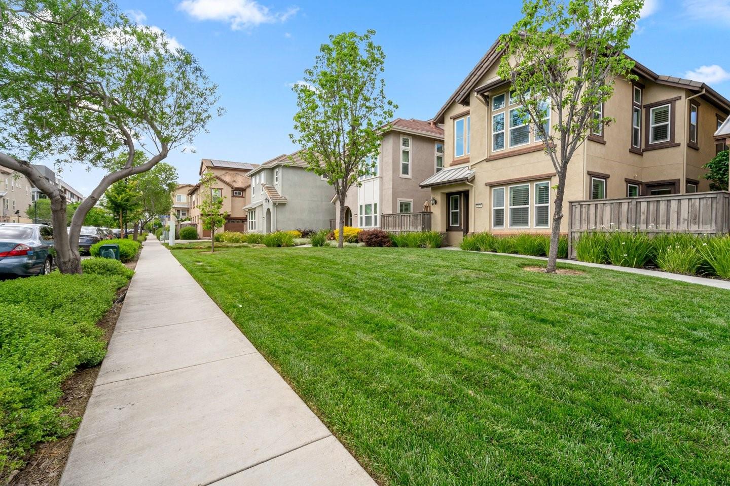 Detail Gallery Image 4 of 79 For 6076 Sunstone Dr, San Jose,  CA 95123 - 4 Beds | 2/1 Baths