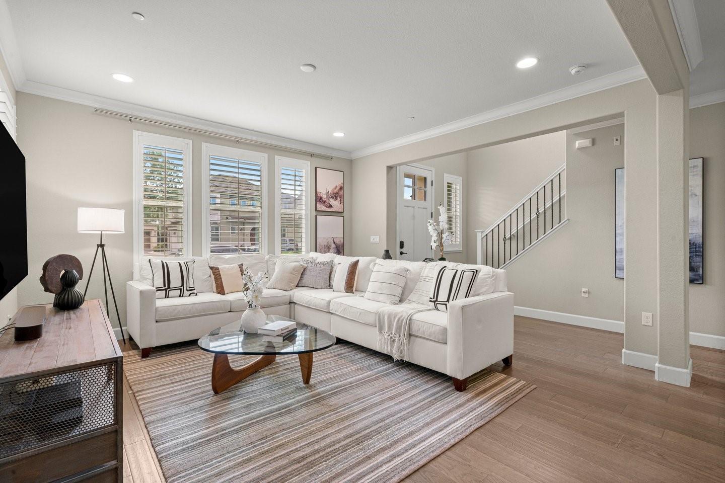 Detail Gallery Image 9 of 79 For 6076 Sunstone Dr, San Jose,  CA 95123 - 4 Beds | 2/1 Baths