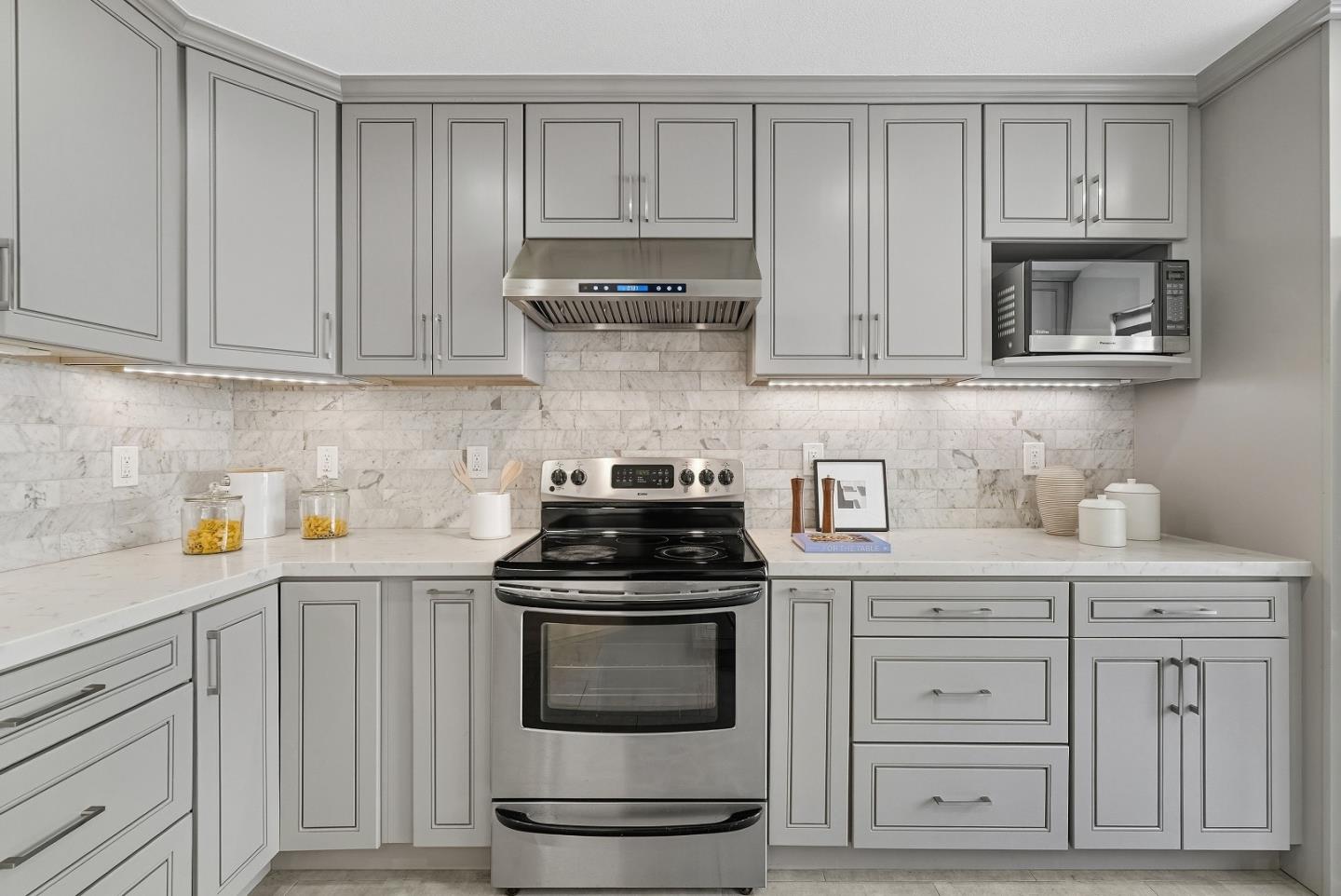 Detail Gallery Image 10 of 49 For 915 La Mesa Ter #B,  Sunnyvale,  CA 94086 - 3 Beds | 2/1 Baths