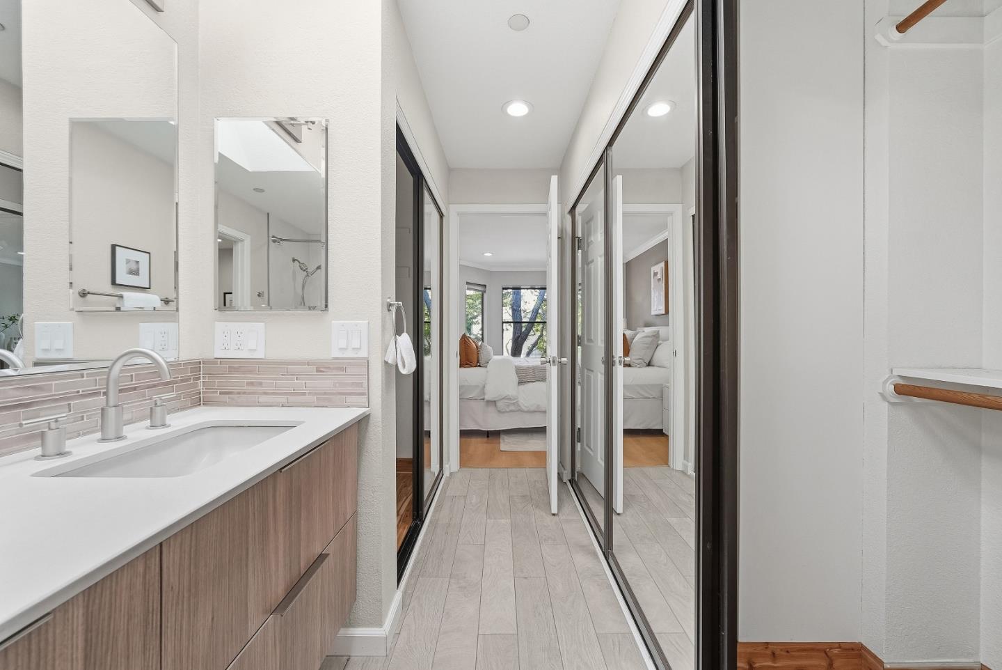 Detail Gallery Image 25 of 49 For 915 La Mesa Ter #B,  Sunnyvale,  CA 94086 - 3 Beds | 2/1 Baths