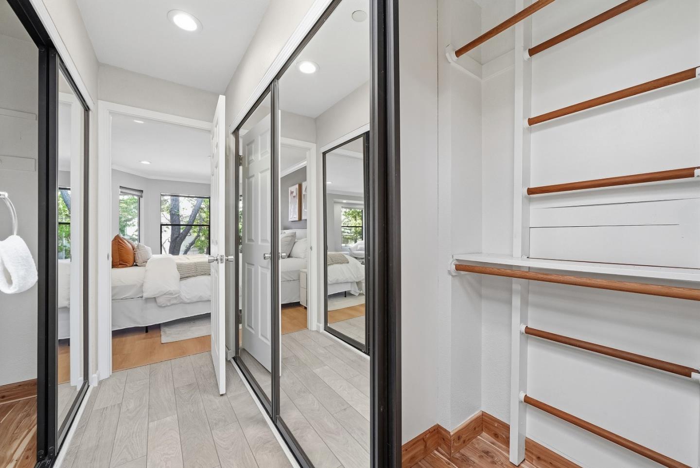 Detail Gallery Image 26 of 49 For 915 La Mesa Ter #B,  Sunnyvale,  CA 94086 - 3 Beds | 2/1 Baths