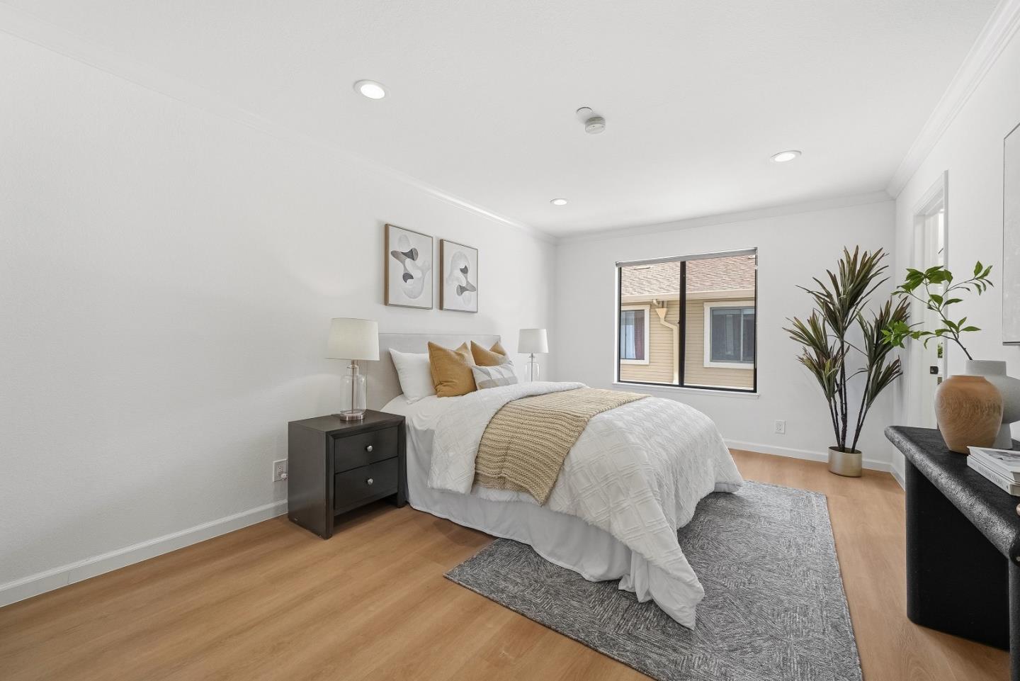 Detail Gallery Image 28 of 49 For 915 La Mesa Ter #B,  Sunnyvale,  CA 94086 - 3 Beds | 2/1 Baths