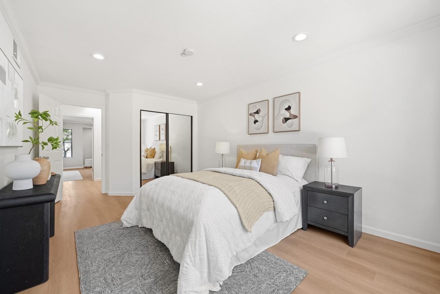 Detail Gallery Image 29 of 49 For 915 La Mesa Ter #B,  Sunnyvale,  CA 94086 - 3 Beds | 2/1 Baths