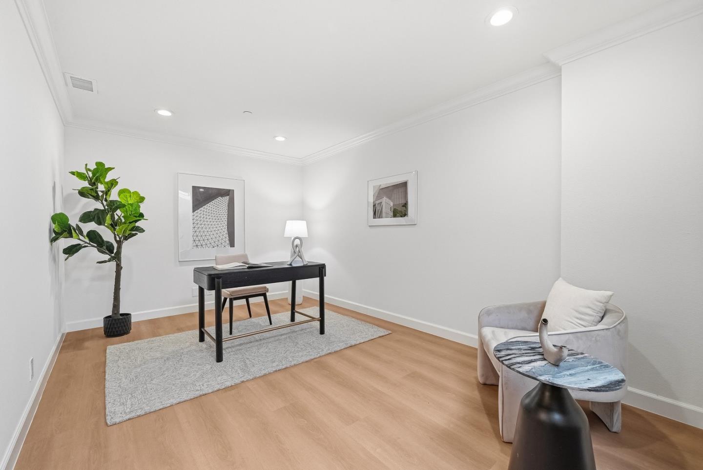 Detail Gallery Image 32 of 49 For 915 La Mesa Ter #B,  Sunnyvale,  CA 94086 - 3 Beds | 2/1 Baths