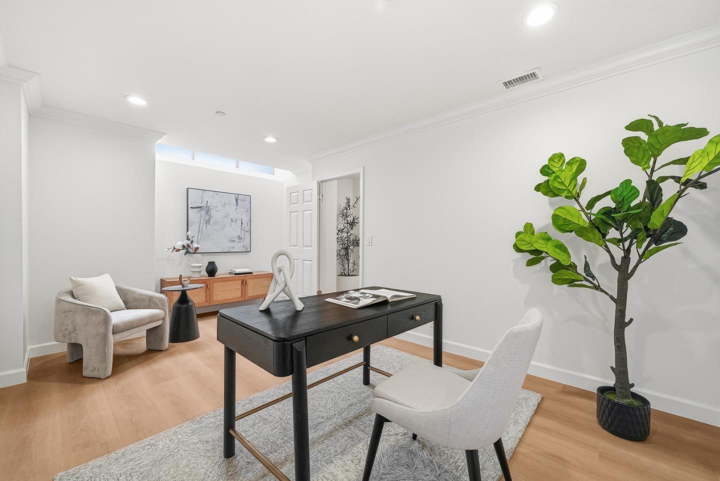 Detail Gallery Image 34 of 49 For 915 La Mesa Ter #B,  Sunnyvale,  CA 94086 - 3 Beds | 2/1 Baths