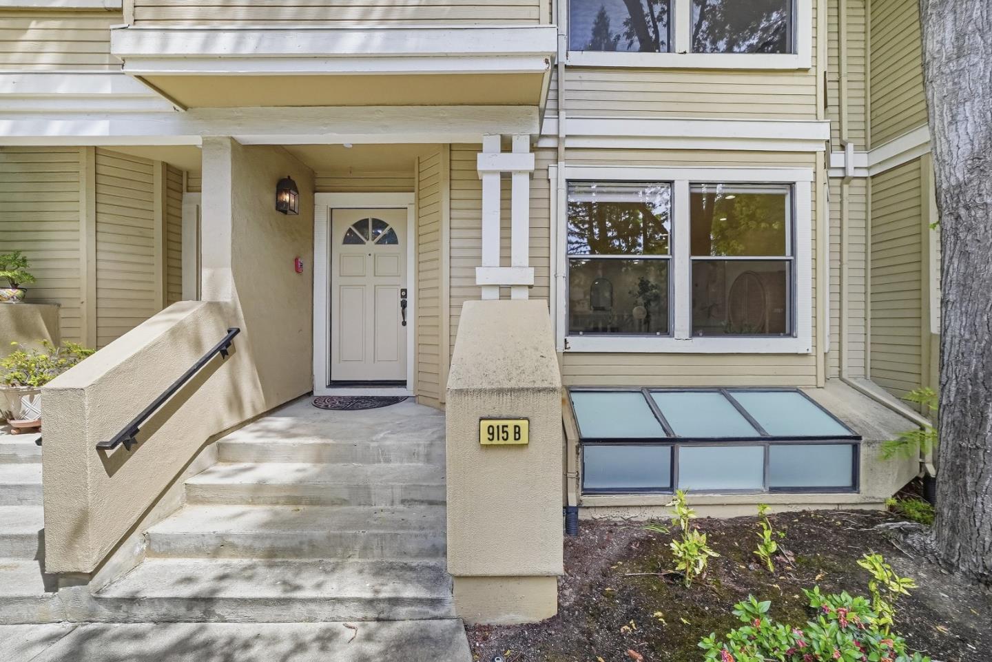 Detail Gallery Image 37 of 49 For 915 La Mesa Ter #B,  Sunnyvale,  CA 94086 - 3 Beds | 2/1 Baths