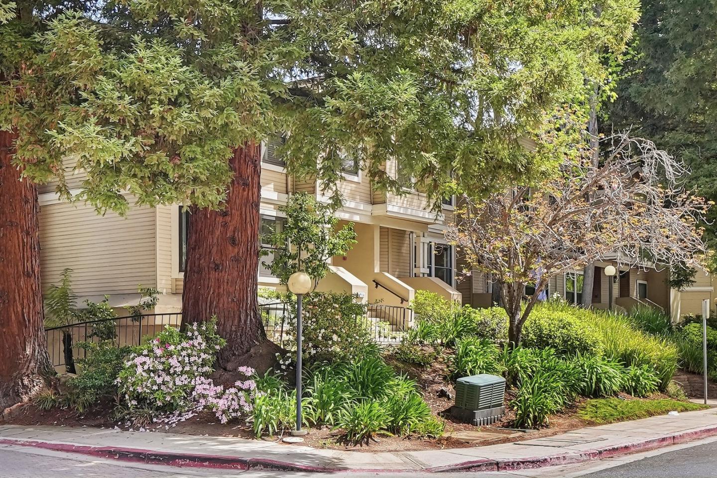 Detail Gallery Image 41 of 49 For 915 La Mesa Ter #B,  Sunnyvale,  CA 94086 - 3 Beds | 2/1 Baths