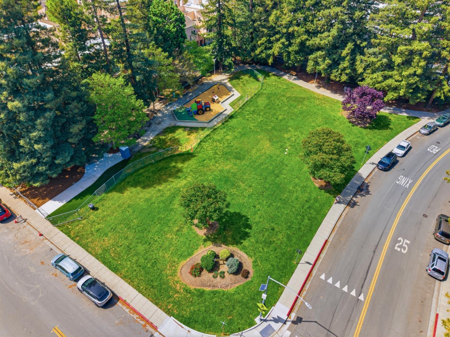 Detail Gallery Image 44 of 49 For 915 La Mesa Ter #B,  Sunnyvale,  CA 94086 - 3 Beds | 2/1 Baths