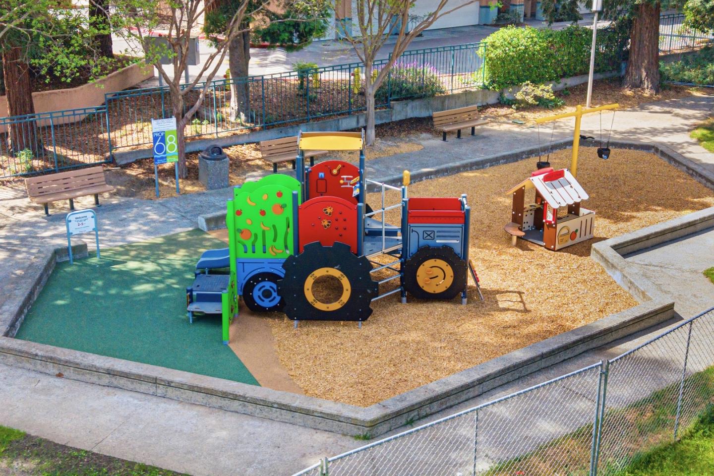 Detail Gallery Image 45 of 49 For 915 La Mesa Ter #B,  Sunnyvale,  CA 94086 - 3 Beds | 2/1 Baths