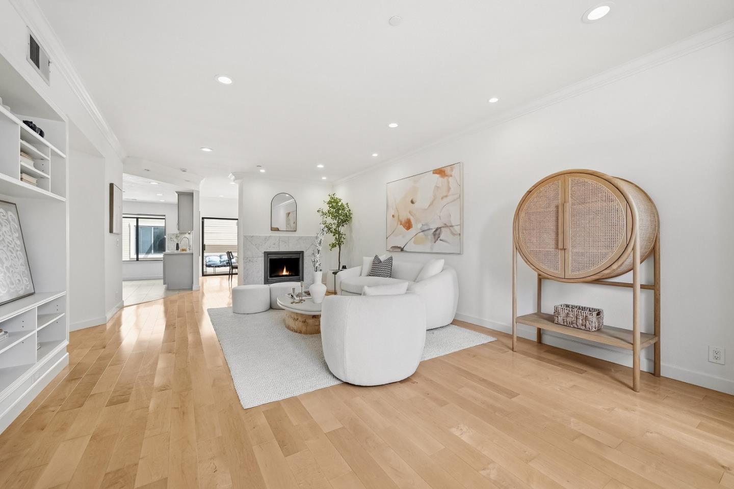 Detail Gallery Image 6 of 49 For 915 La Mesa Ter #B,  Sunnyvale,  CA 94086 - 3 Beds | 2/1 Baths