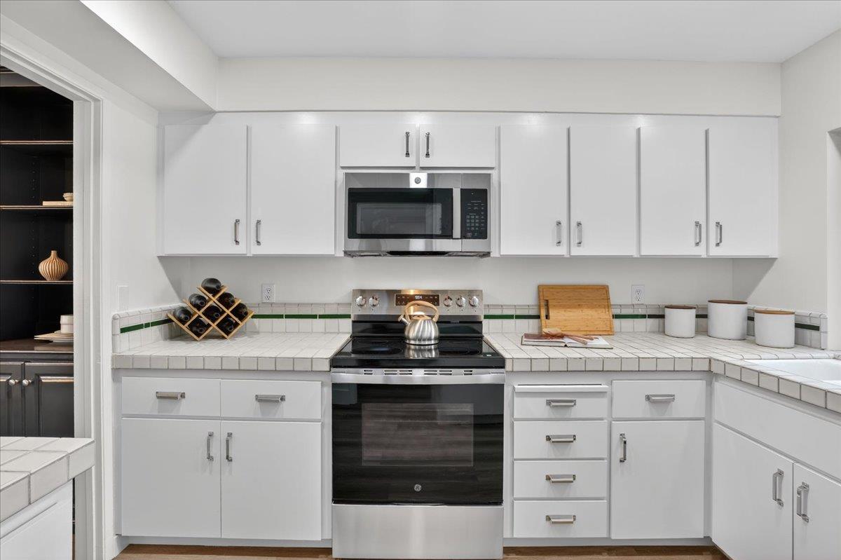 Detail Gallery Image 7 of 22 For 6635 Kettle Ct, San Jose,  CA 95120 - 3 Beds | 2 Baths