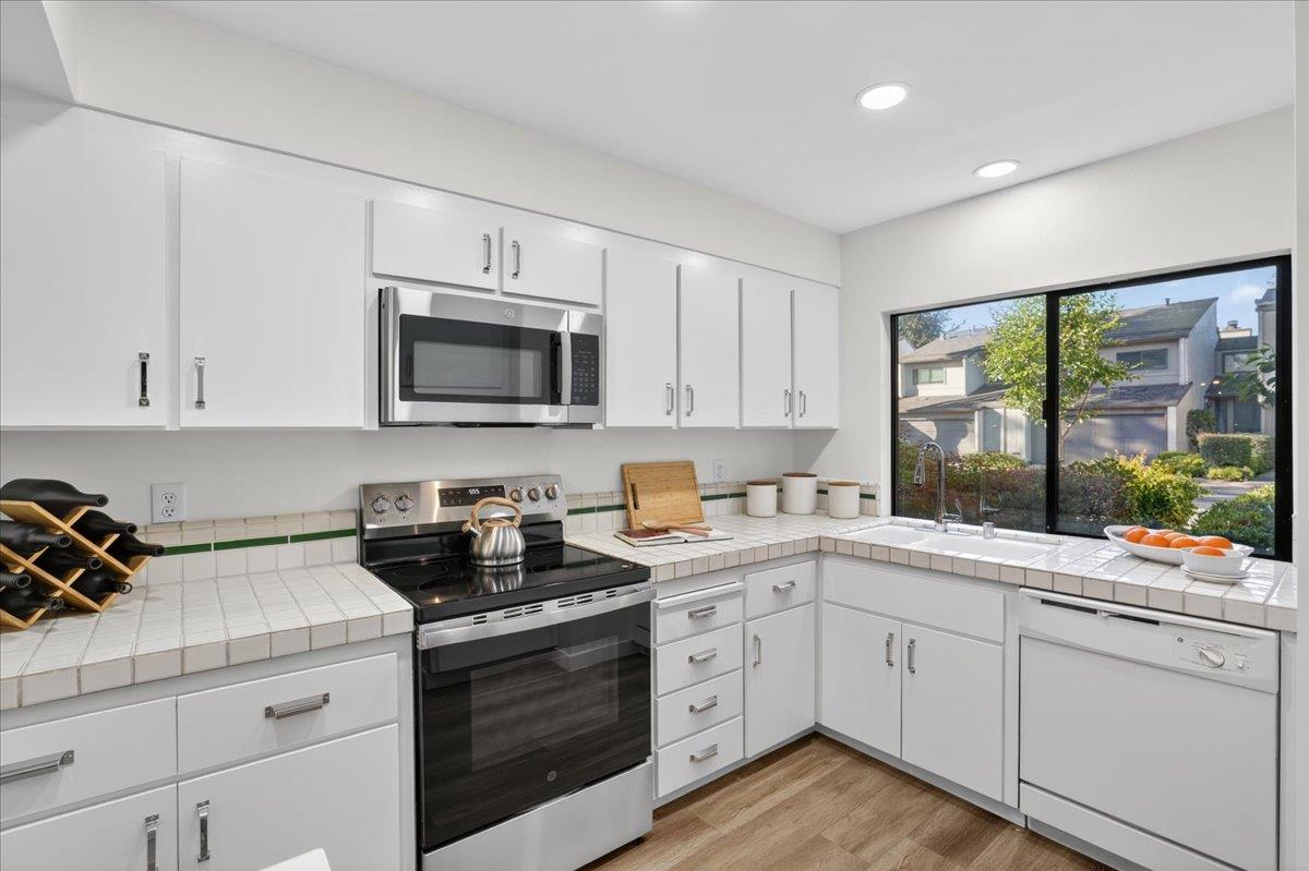 Detail Gallery Image 8 of 22 For 6635 Kettle Ct, San Jose,  CA 95120 - 3 Beds | 2 Baths