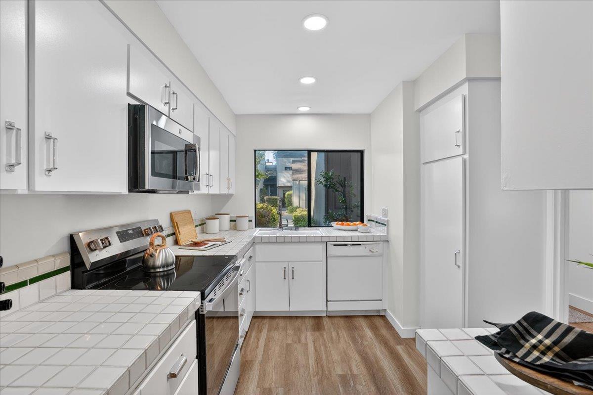 Detail Gallery Image 9 of 22 For 6635 Kettle Ct, San Jose,  CA 95120 - 3 Beds | 2 Baths