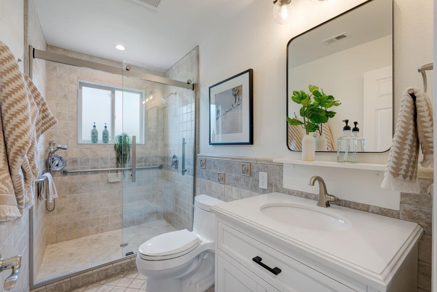 Detail Gallery Image 11 of 31 For 996 Hall St, San Carlos,  CA 94070 - 3 Beds | 2 Baths