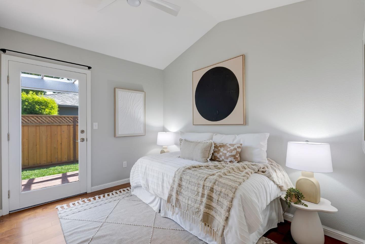 Detail Gallery Image 14 of 31 For 996 Hall St, San Carlos,  CA 94070 - 3 Beds | 2 Baths