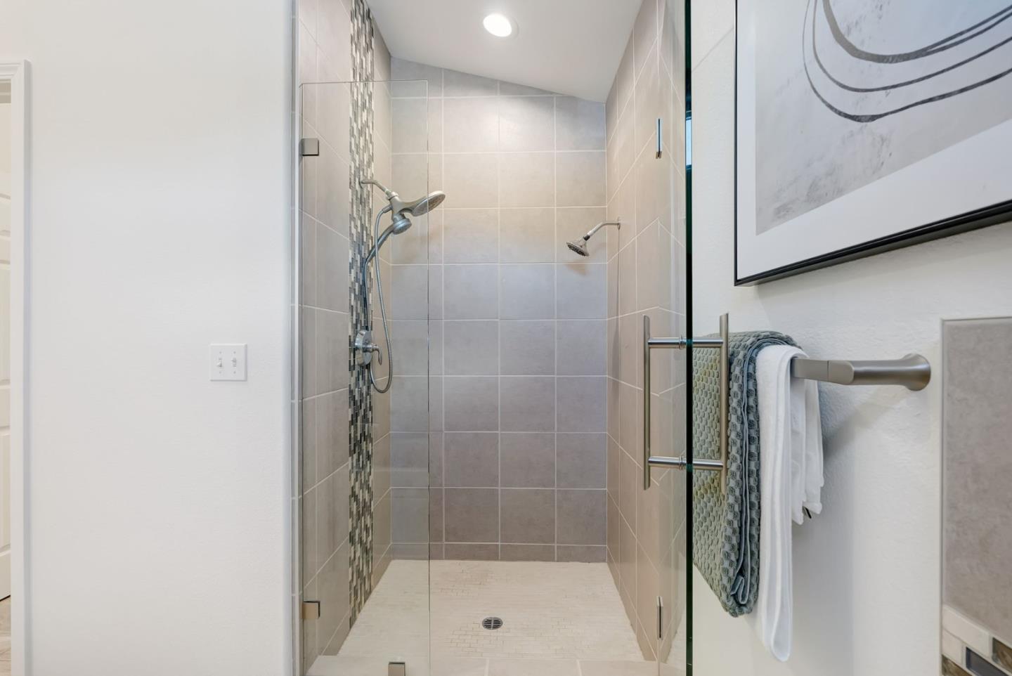 Detail Gallery Image 19 of 31 For 996 Hall St, San Carlos,  CA 94070 - 3 Beds | 2 Baths