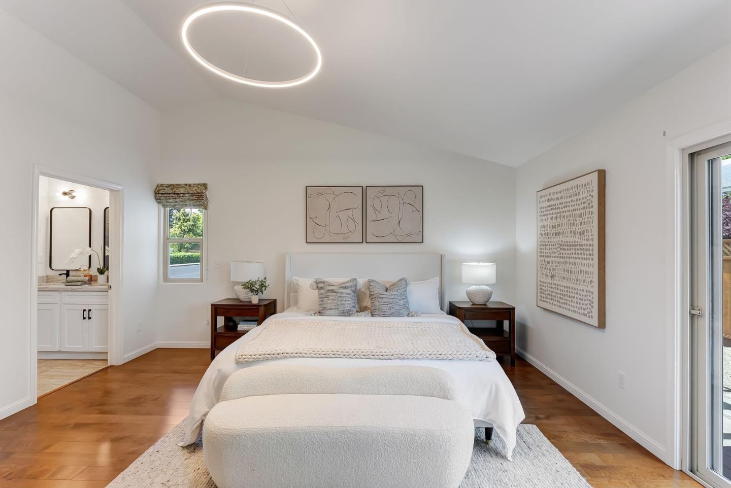 Detail Gallery Image 22 of 31 For 996 Hall St, San Carlos,  CA 94070 - 3 Beds | 2 Baths