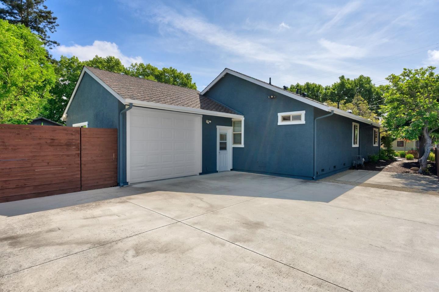 Detail Gallery Image 31 of 31 For 996 Hall St, San Carlos,  CA 94070 - 3 Beds | 2 Baths