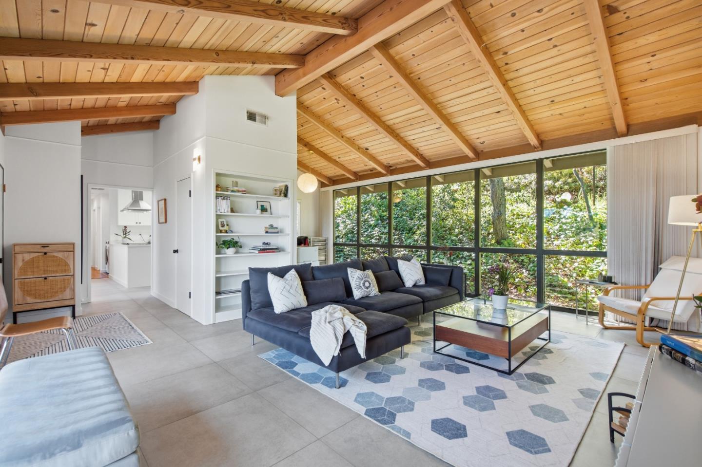 Detail Gallery Image 2 of 32 For 46 Underhill Rd, Orinda,  CA 94563 - 3 Beds | 2 Baths