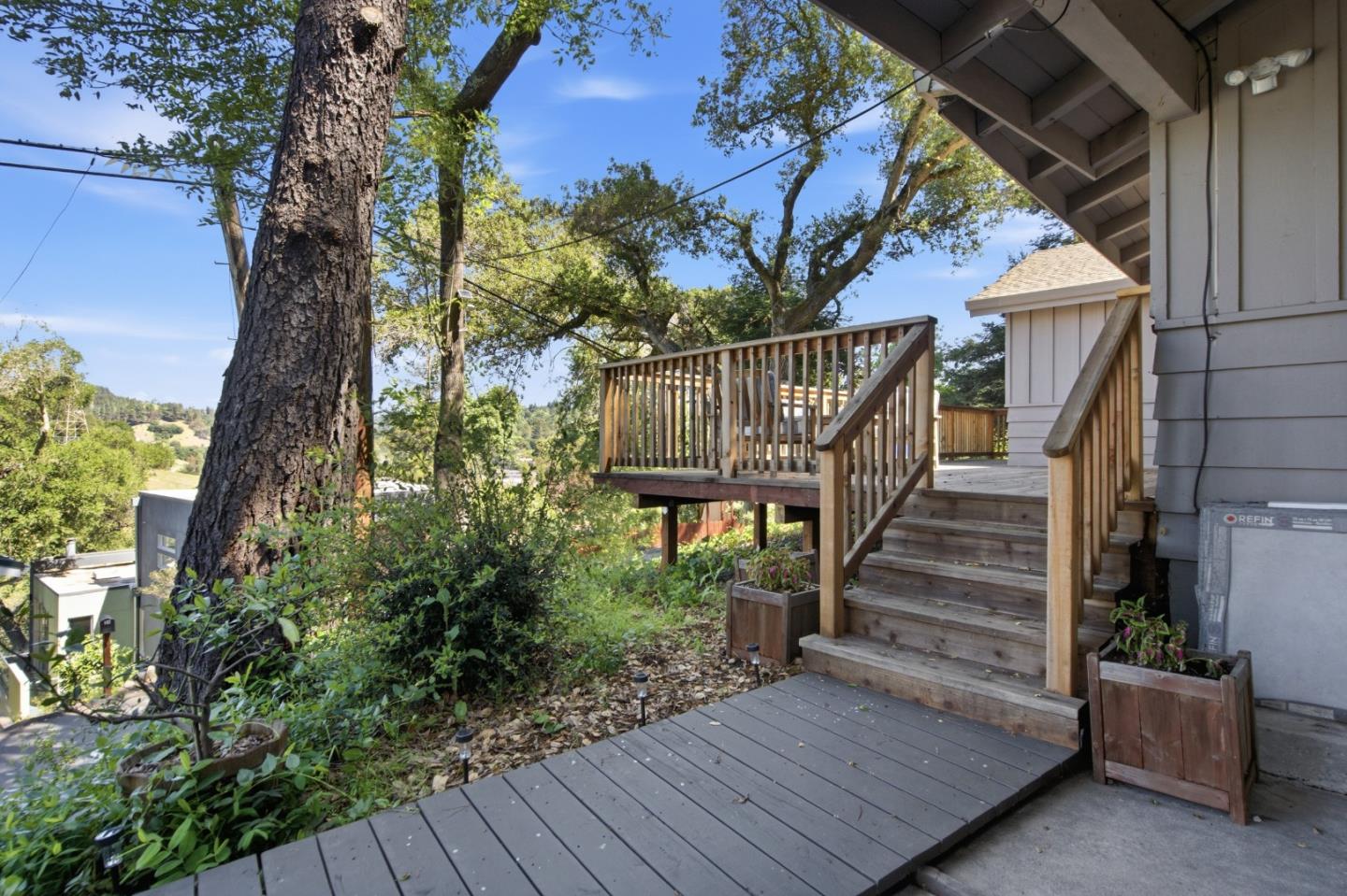 Detail Gallery Image 30 of 32 For 46 Underhill Rd, Orinda,  CA 94563 - 3 Beds | 2 Baths