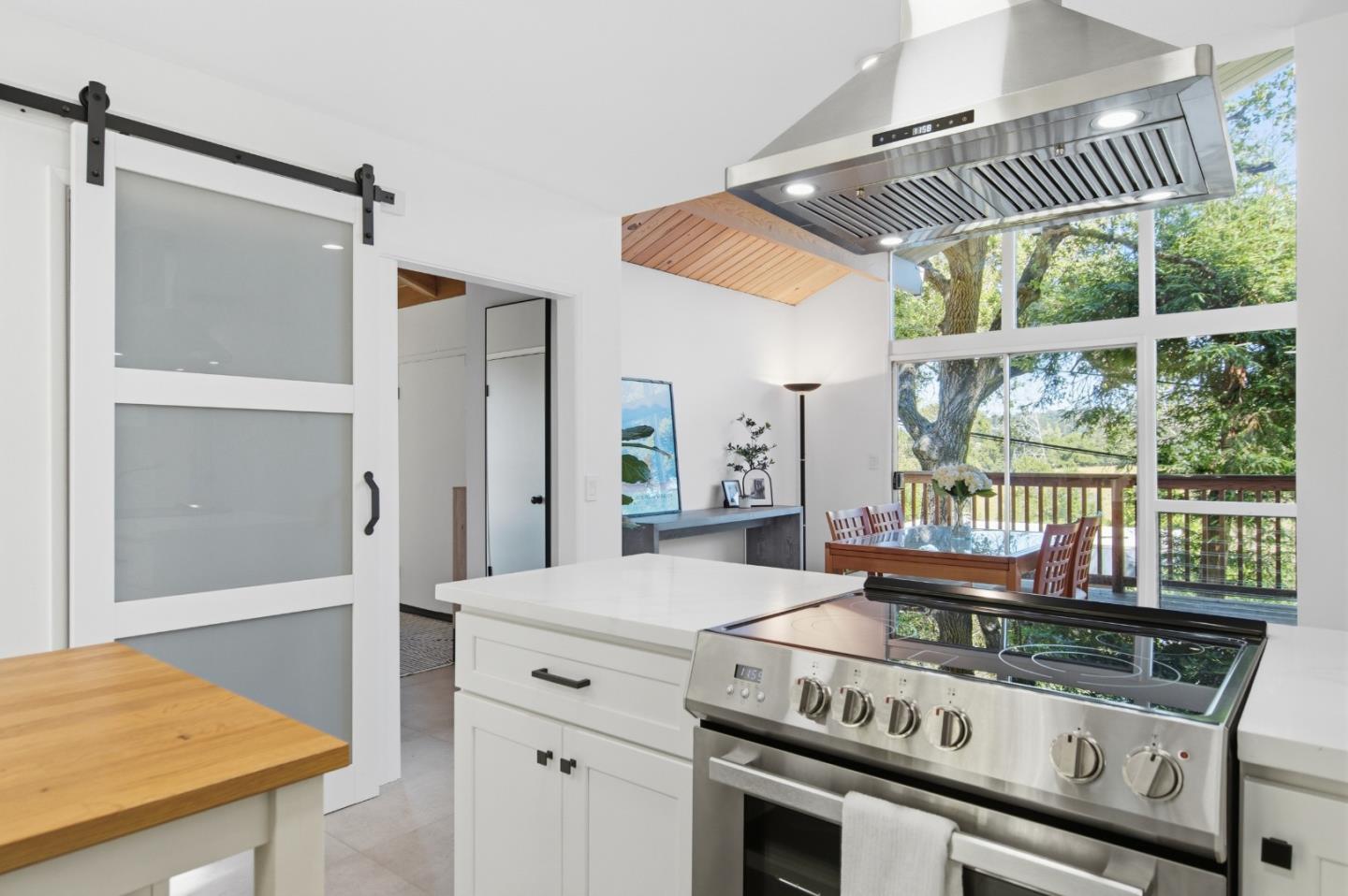 Detail Gallery Image 9 of 32 For 46 Underhill Rd, Orinda,  CA 94563 - 3 Beds | 2 Baths