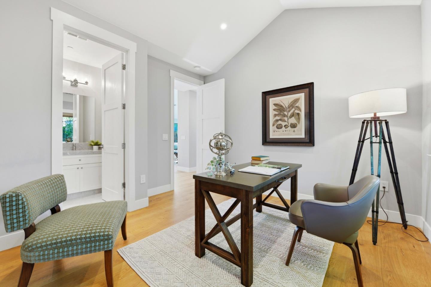 Detail Gallery Image 14 of 37 For 2130 Mills Ave, Menlo Park,  CA 94025 - 4 Beds | 3/1 Baths