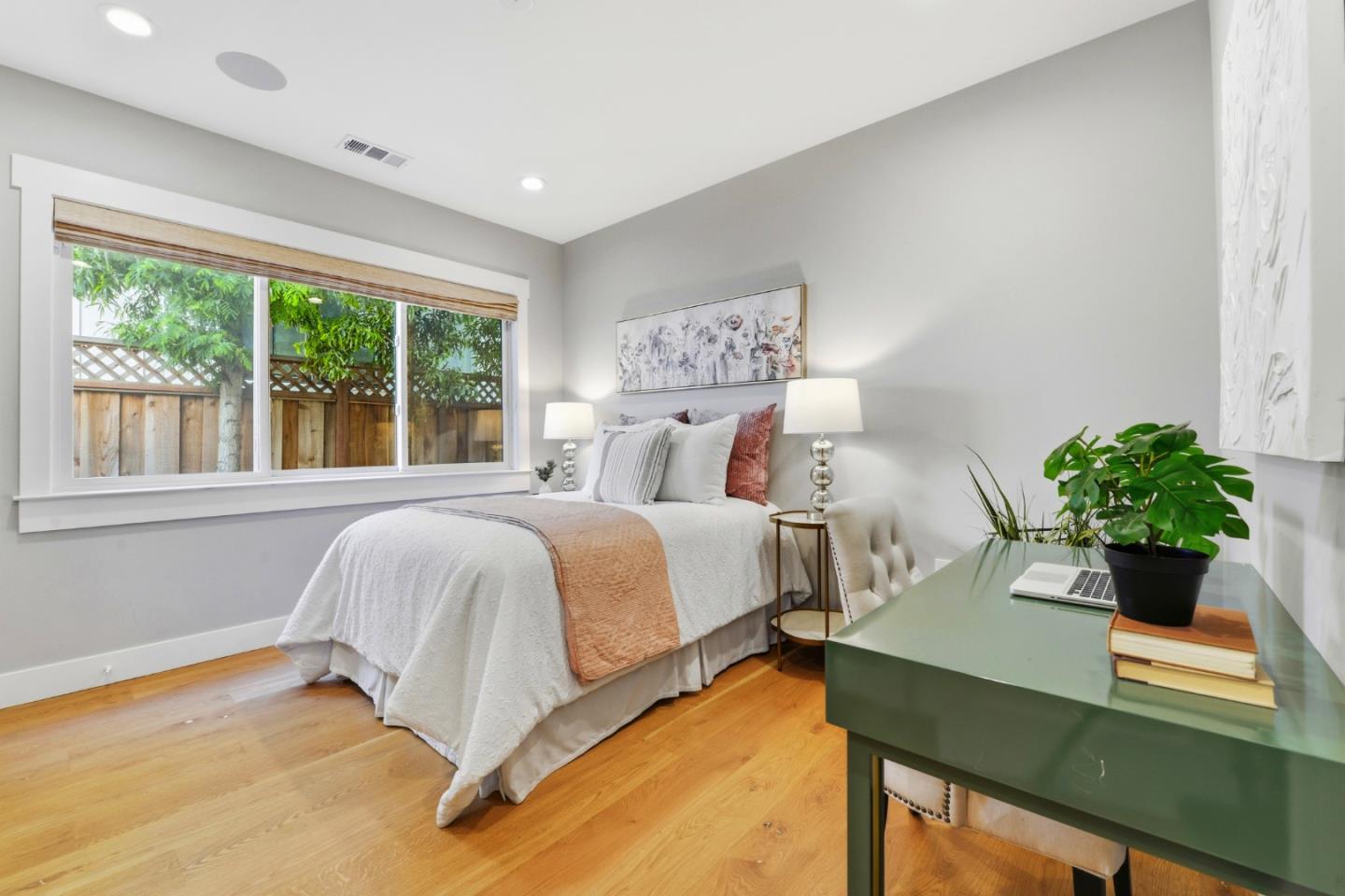 Detail Gallery Image 19 of 37 For 2130 Mills Ave, Menlo Park,  CA 94025 - 4 Beds | 3/1 Baths