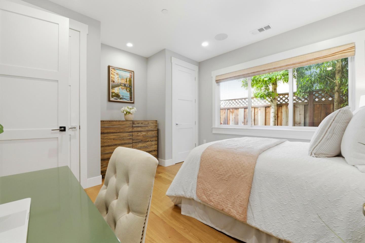 Detail Gallery Image 21 of 37 For 2130 Mills Ave, Menlo Park,  CA 94025 - 4 Beds | 3/1 Baths