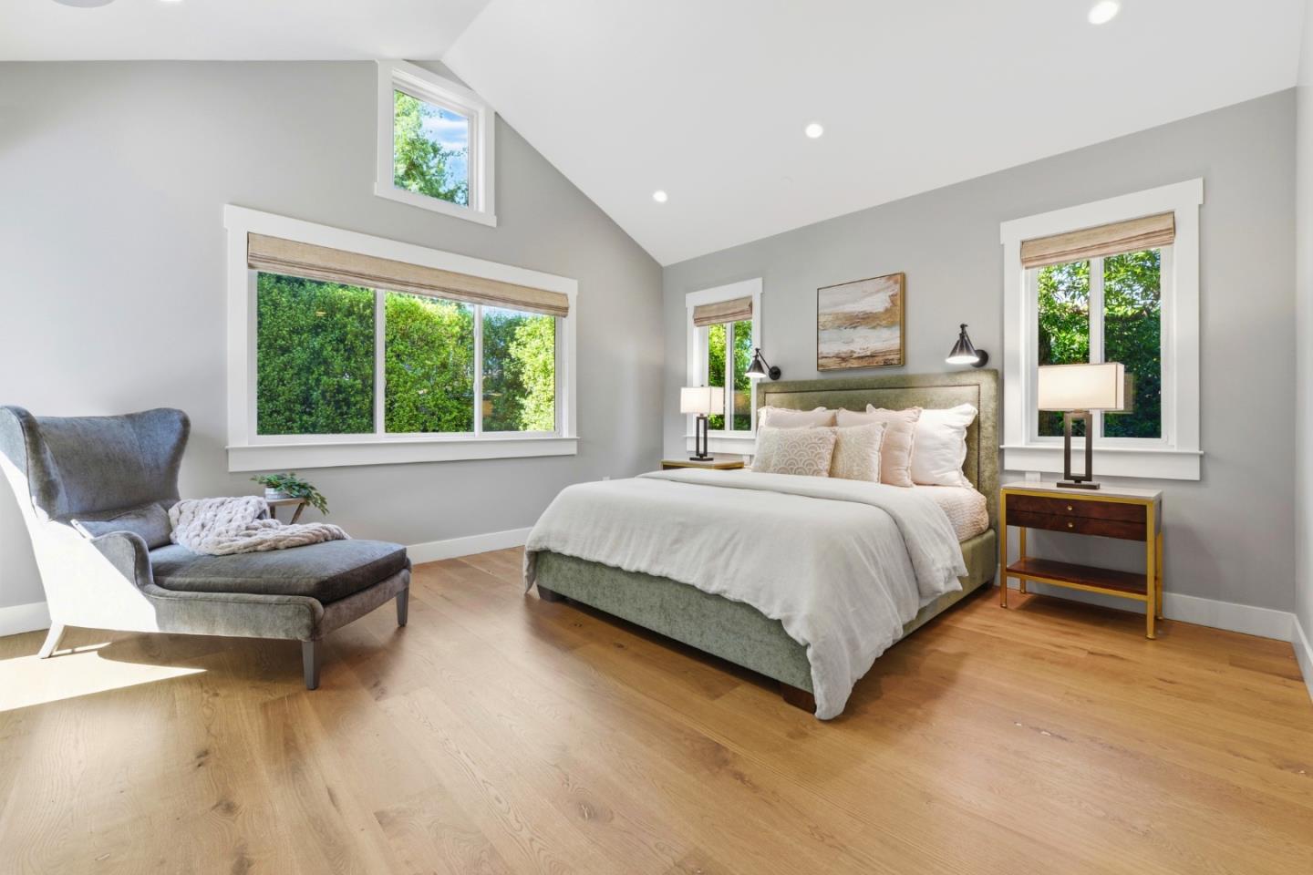 Detail Gallery Image 23 of 37 For 2130 Mills Ave, Menlo Park,  CA 94025 - 4 Beds | 3/1 Baths