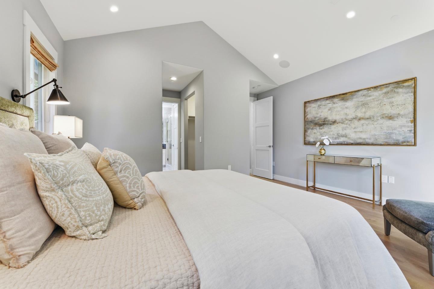 Detail Gallery Image 25 of 37 For 2130 Mills Ave, Menlo Park,  CA 94025 - 4 Beds | 3/1 Baths