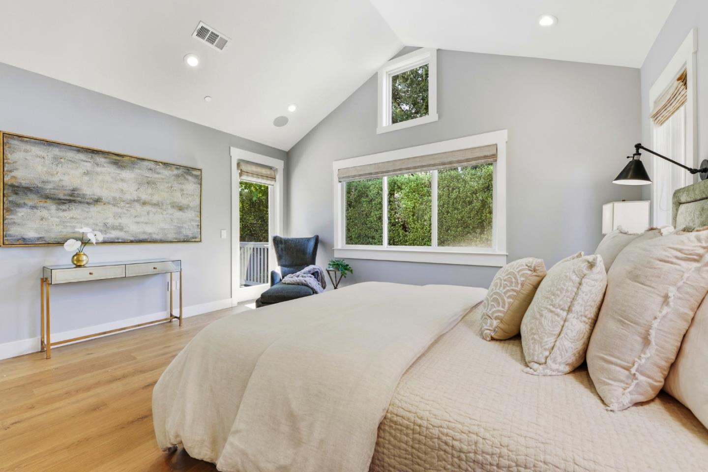 Detail Gallery Image 26 of 37 For 2130 Mills Ave, Menlo Park,  CA 94025 - 4 Beds | 3/1 Baths