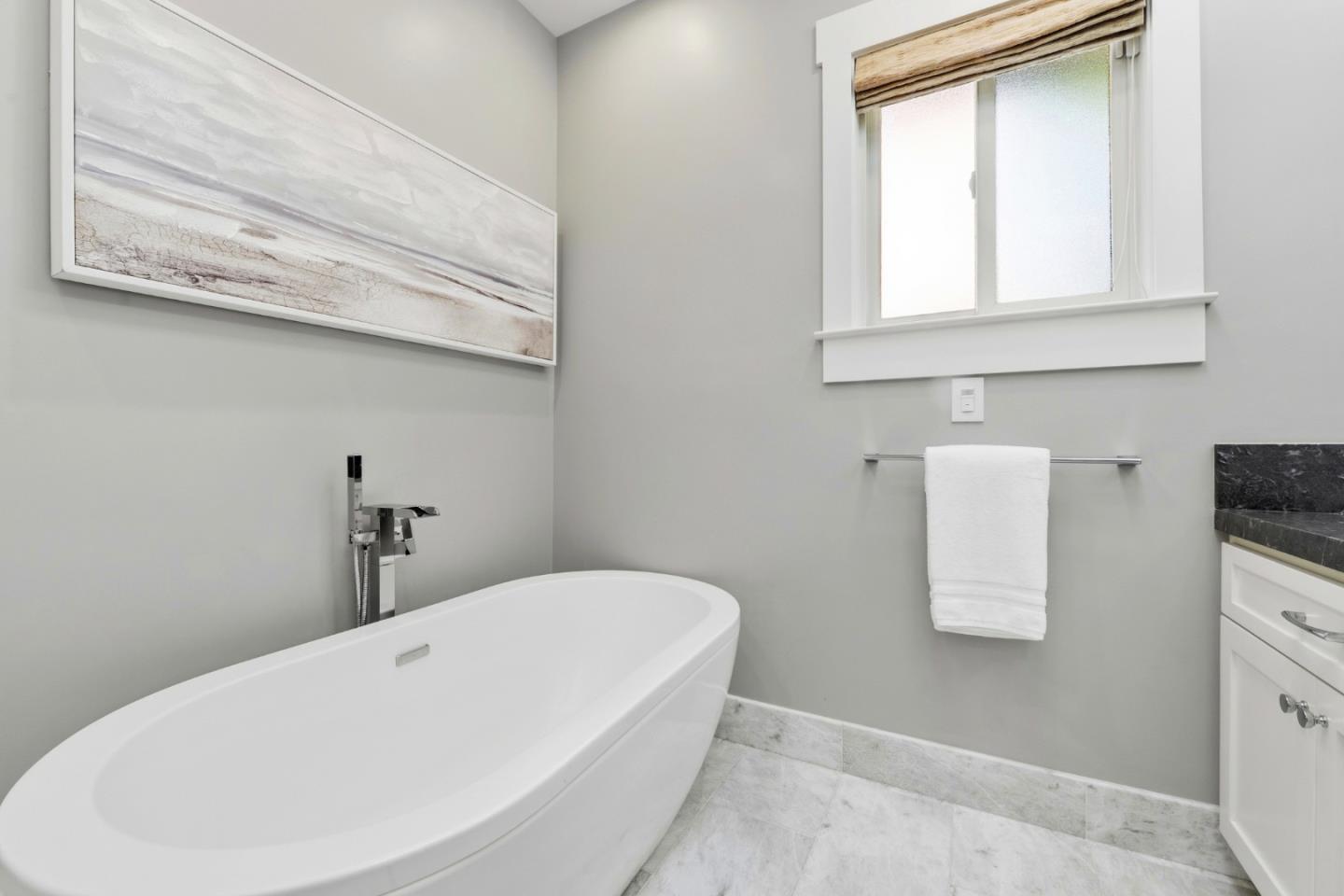 Detail Gallery Image 28 of 37 For 2130 Mills Ave, Menlo Park,  CA 94025 - 4 Beds | 3/1 Baths