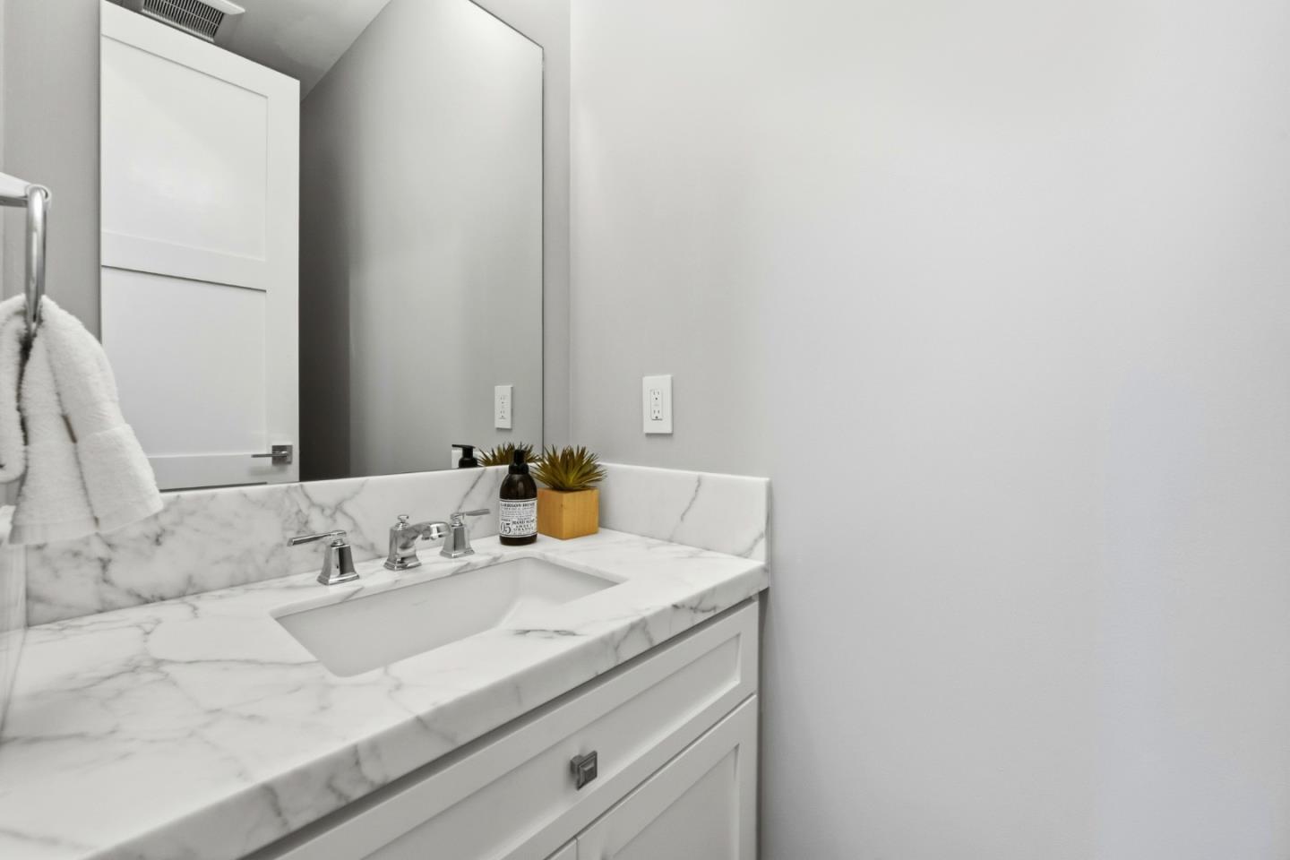 Detail Gallery Image 30 of 37 For 2130 Mills Ave, Menlo Park,  CA 94025 - 4 Beds | 3/1 Baths