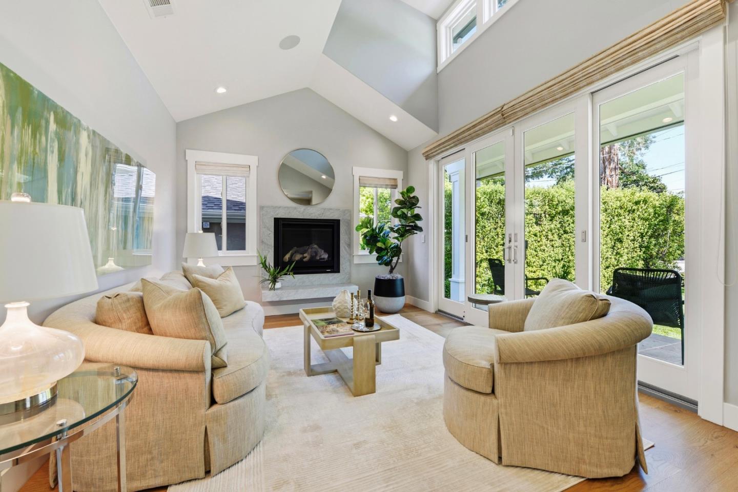 Detail Gallery Image 5 of 37 For 2130 Mills Ave, Menlo Park,  CA 94025 - 4 Beds | 3/1 Baths