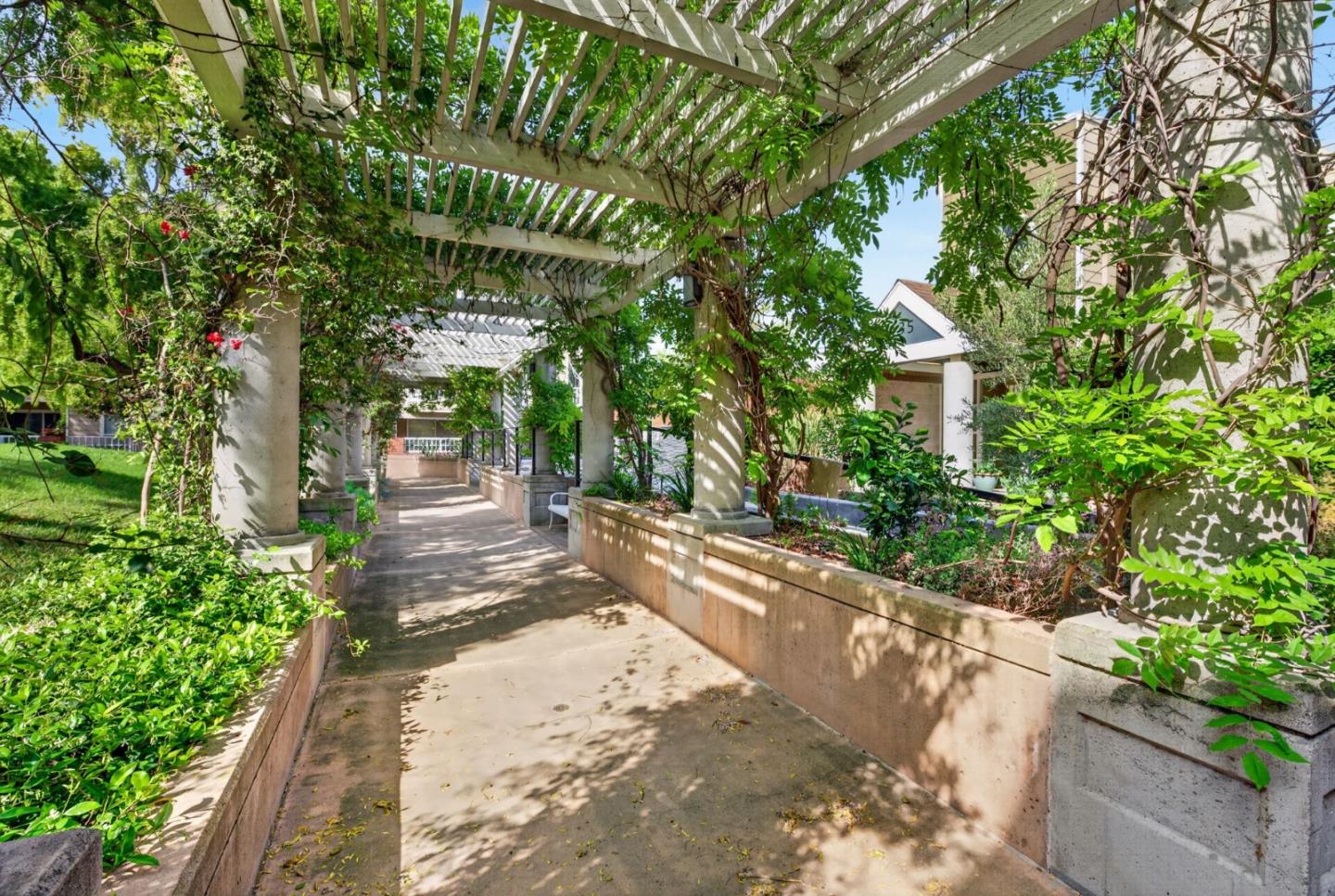 Detail Gallery Image 26 of 35 For 430 N 1st St #303,  San Jose,  CA 95112 - 3 Beds | 2 Baths