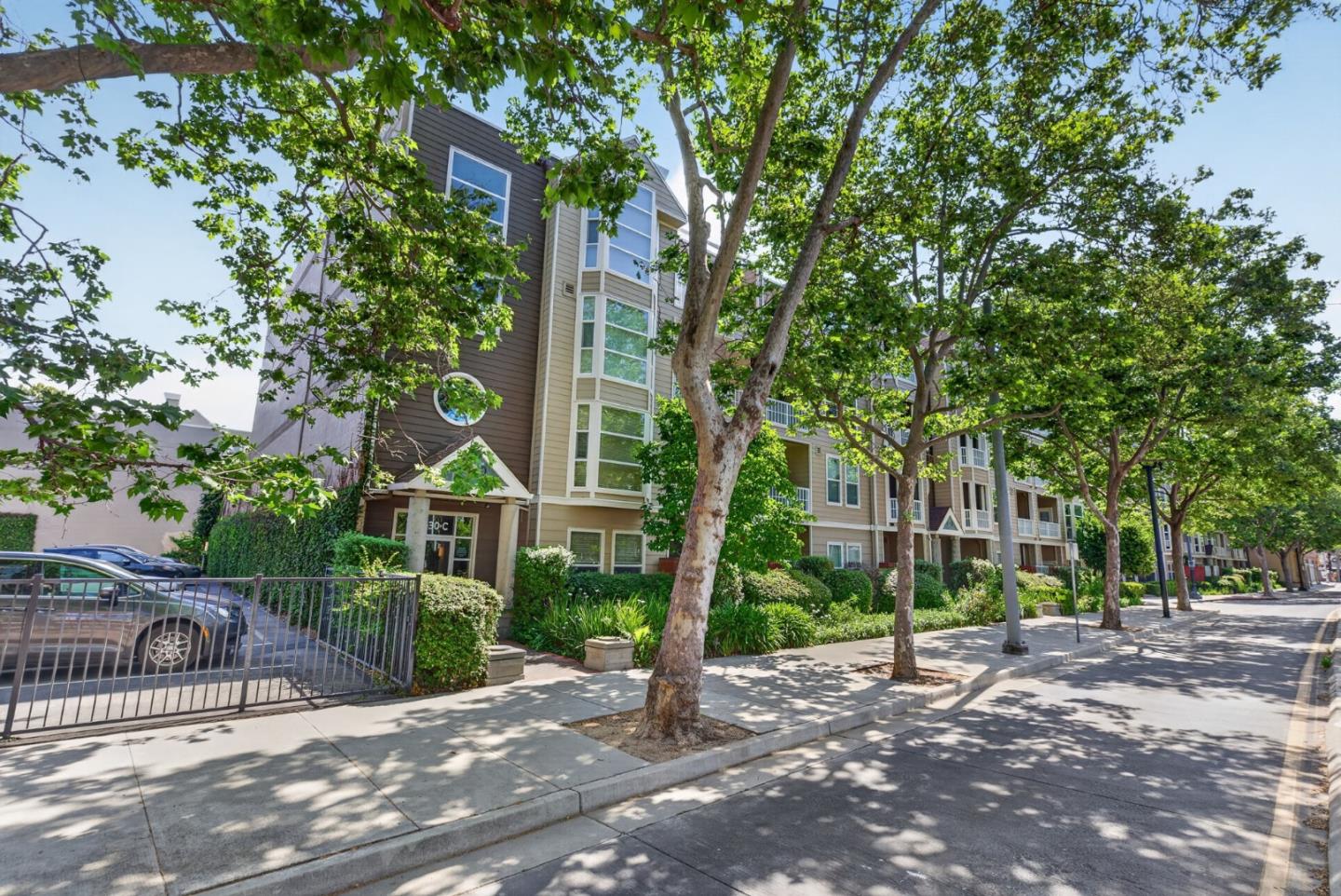 Detail Gallery Image 3 of 35 For 430 N 1st St #303,  San Jose,  CA 95112 - 3 Beds | 2 Baths