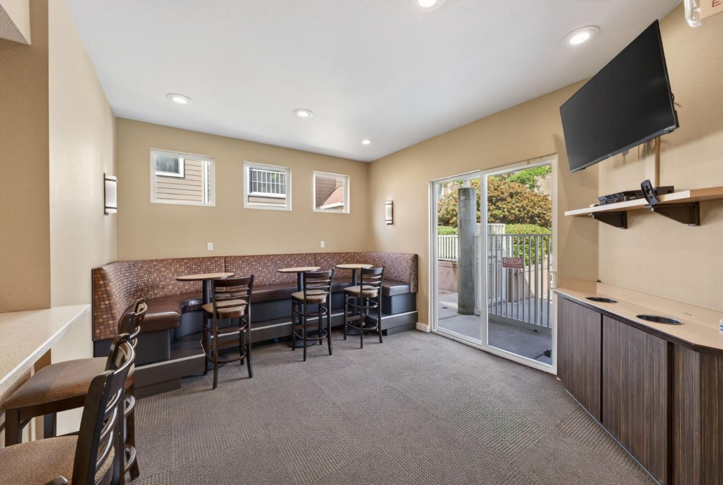 Detail Gallery Image 30 of 35 For 430 N 1st St #303,  San Jose,  CA 95112 - 3 Beds | 2 Baths