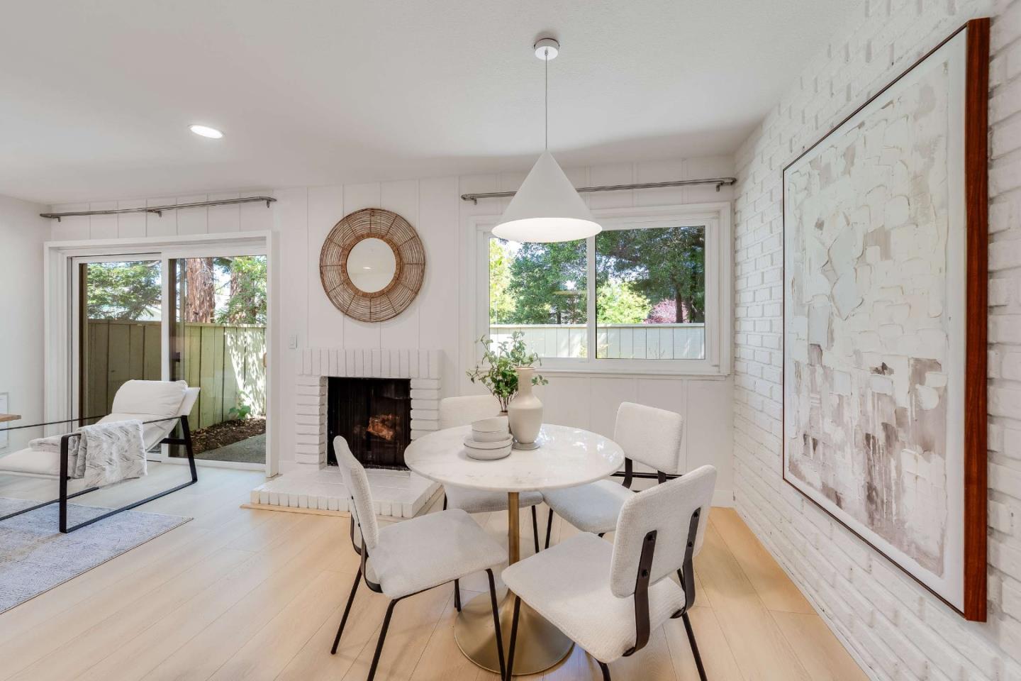 Detail Gallery Image 10 of 30 For 1070 Mercedes Ave #1,  Los Altos,  CA 94022 - 2 Beds | 2 Baths