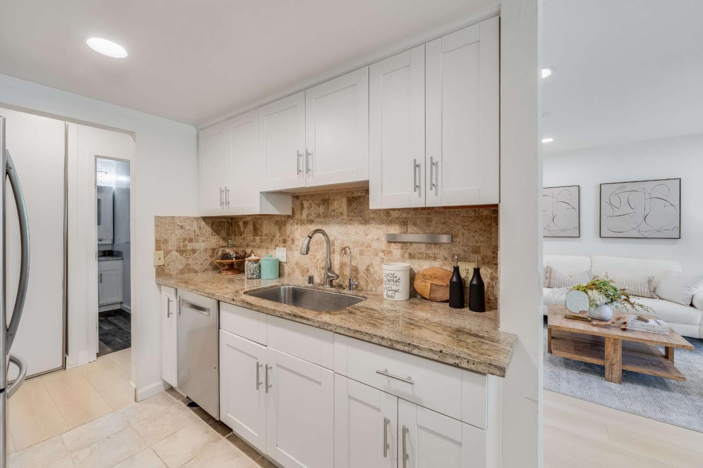 Detail Gallery Image 13 of 30 For 1070 Mercedes Ave #1,  Los Altos,  CA 94022 - 2 Beds | 2 Baths