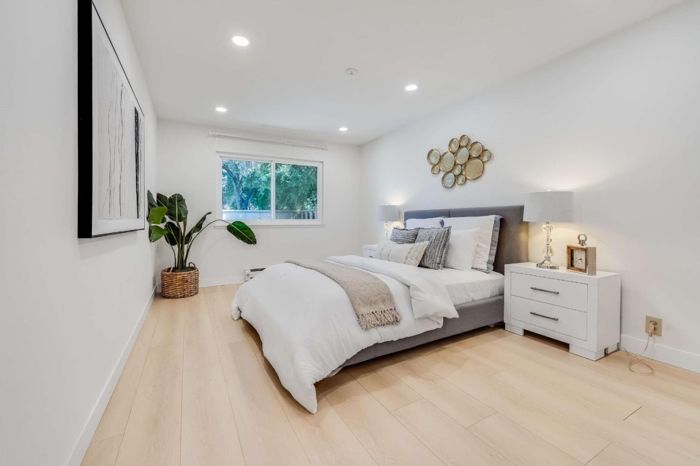 Detail Gallery Image 16 of 30 For 1070 Mercedes Ave #1,  Los Altos,  CA 94022 - 2 Beds | 2 Baths