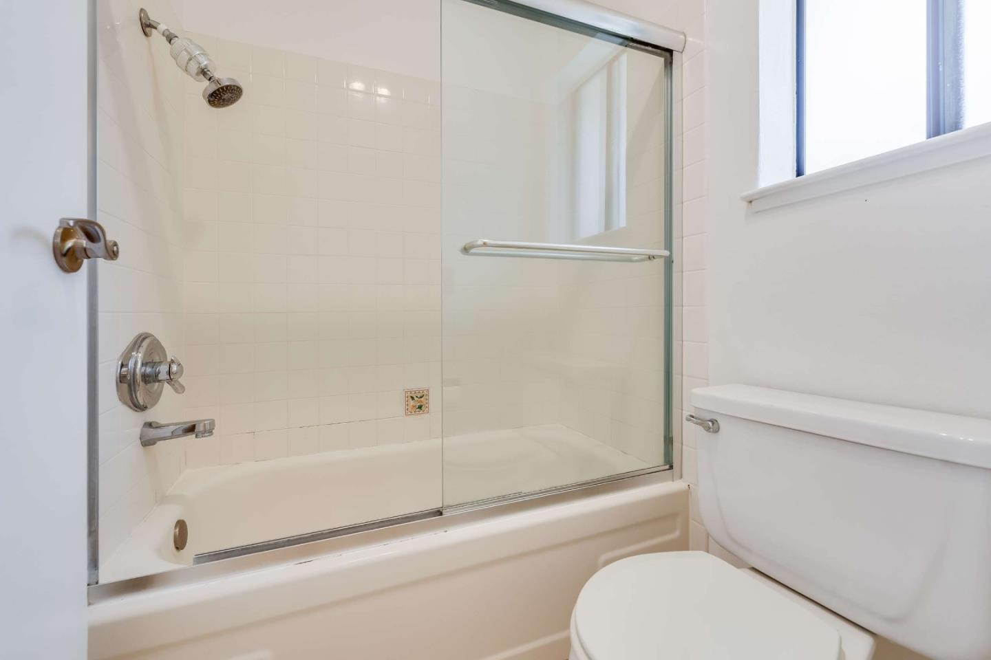 Detail Gallery Image 19 of 30 For 1070 Mercedes Ave #1,  Los Altos,  CA 94022 - 2 Beds | 2 Baths