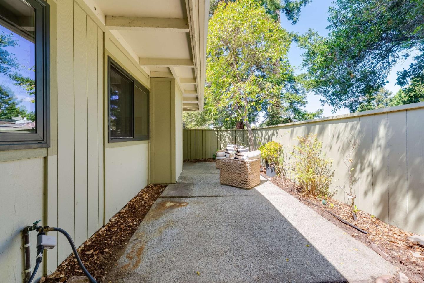 Detail Gallery Image 24 of 30 For 1070 Mercedes Ave #1,  Los Altos,  CA 94022 - 2 Beds | 2 Baths