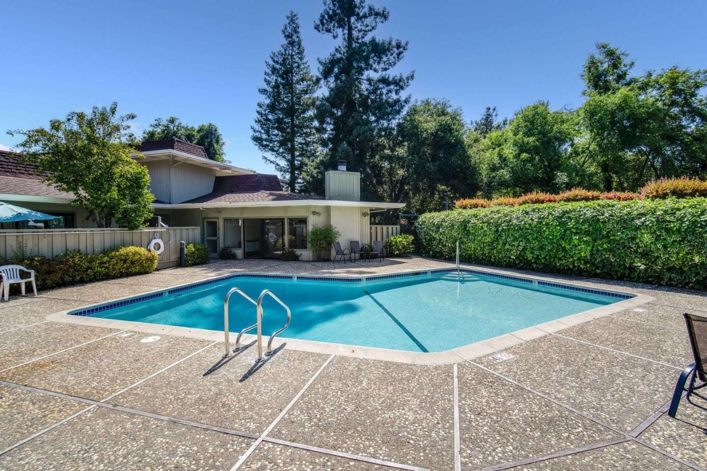 Detail Gallery Image 27 of 30 For 1070 Mercedes Ave #1,  Los Altos,  CA 94022 - 2 Beds | 2 Baths